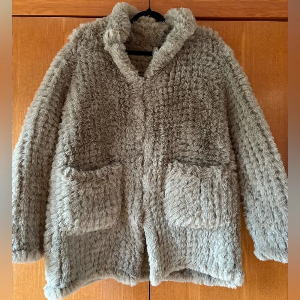 Aratta Coat - Picture 1 of 3